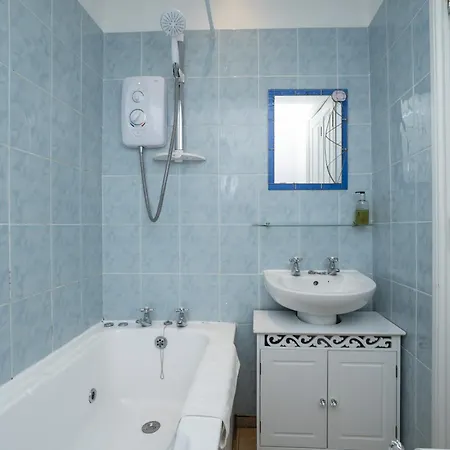 Contemporary 2 Bed Flat In Bristol, Free Parking Lägenhet Bristol