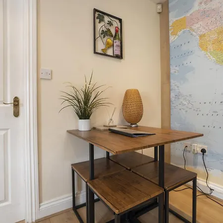 Апартаменты Contemporary 2 Bed Flat In Bristol, Free Parking Бристоль