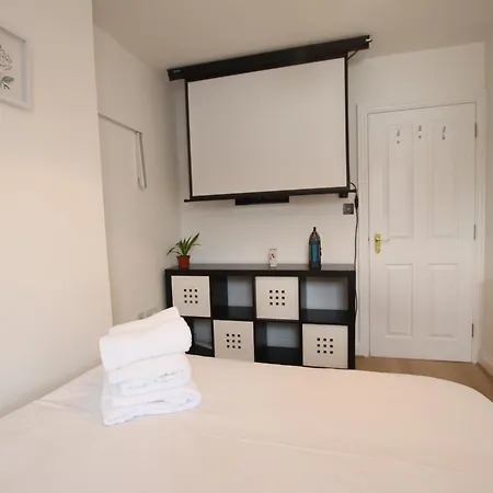 Contemporary 2 Bed Flat In Bristol, Free Parking Lägenhet *