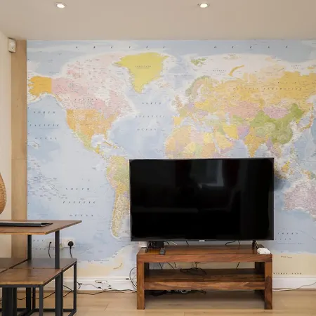 Contemporary 2 Bed Flat In Bristol, Free Parking Bristol