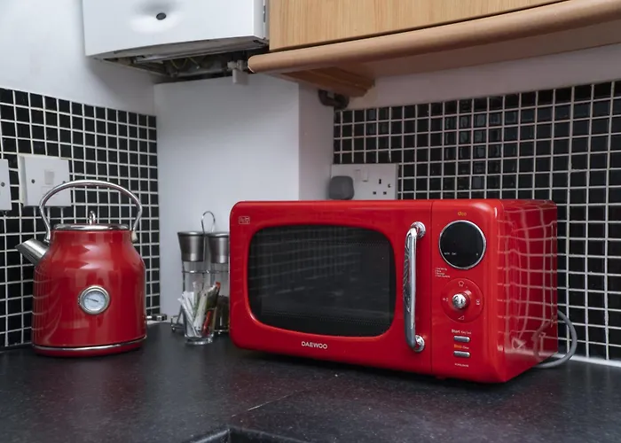 Contemporary 2 Bed Flat In Bristol, Free Parking *